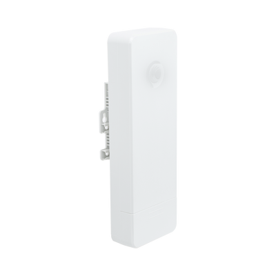 Suscriptor ePMP Force 130 MIMO 2x2 / 28 dBm de potencia / Mejor desempeño en zonas altamente ruidosas / 5150-5970 MHz / Distancia de 3 km en PTMP / Antena integrada de 14 dBi (C050900C505A)