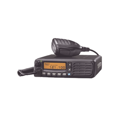 Kit de radio móvil aéreo en rango de frecuencia: 118.000-136.992 MHz, incluye fuente de alimentación SEC1223 y gabinete. SRX21U
